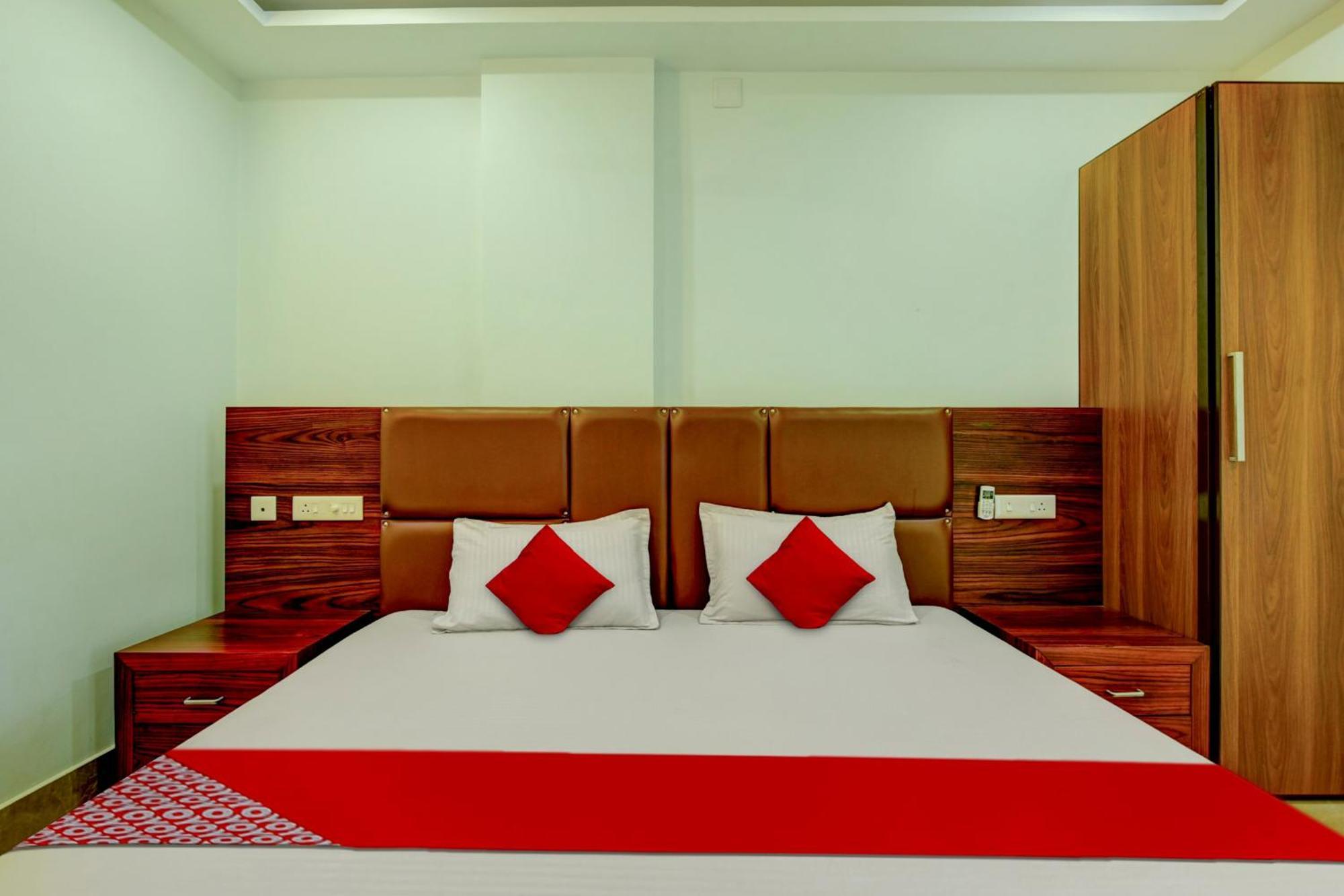 Hotel O Royal Tower Lodge Etakkare Bagian luar foto